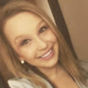 Meet your Posher, Katelyn